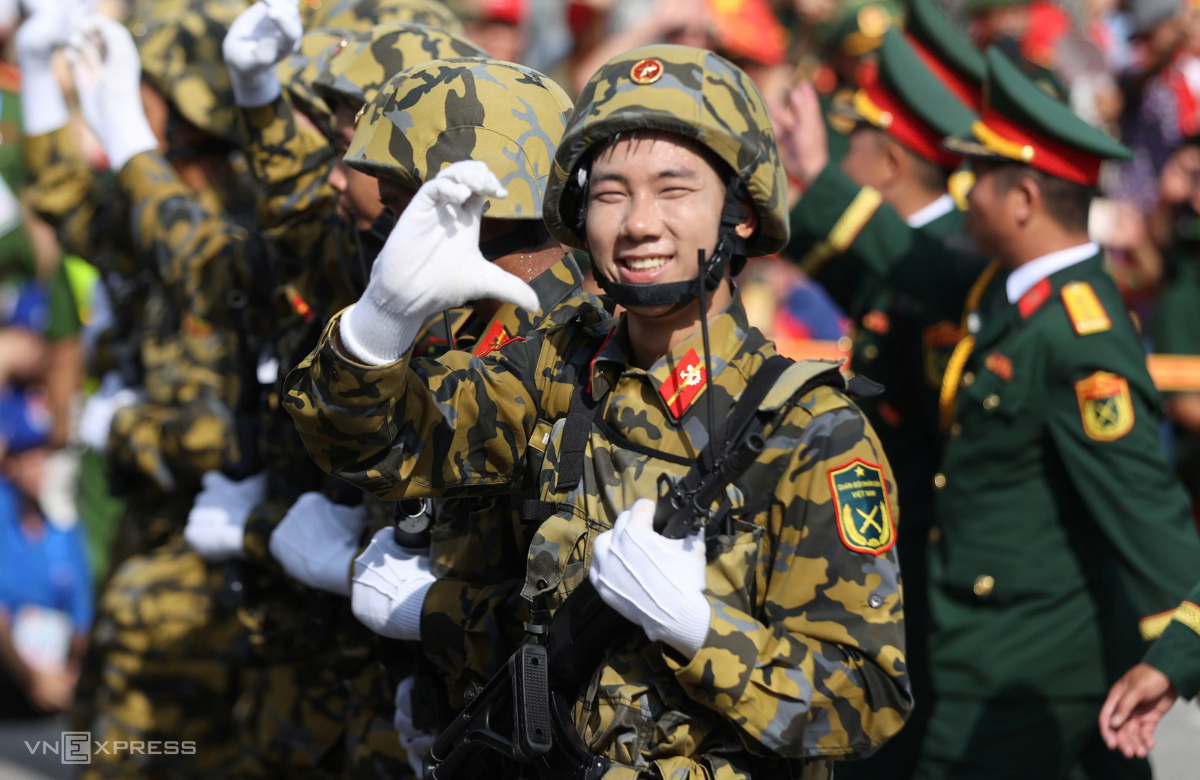 Hải - lục - không quân cùng khí tài diễu binh mừng Quốc khánh - 13