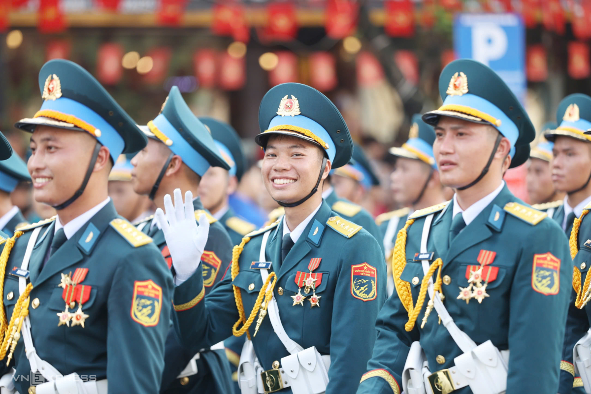 Hải - lục - không quân cùng khí tài diễu binh mừng Quốc khánh - 16