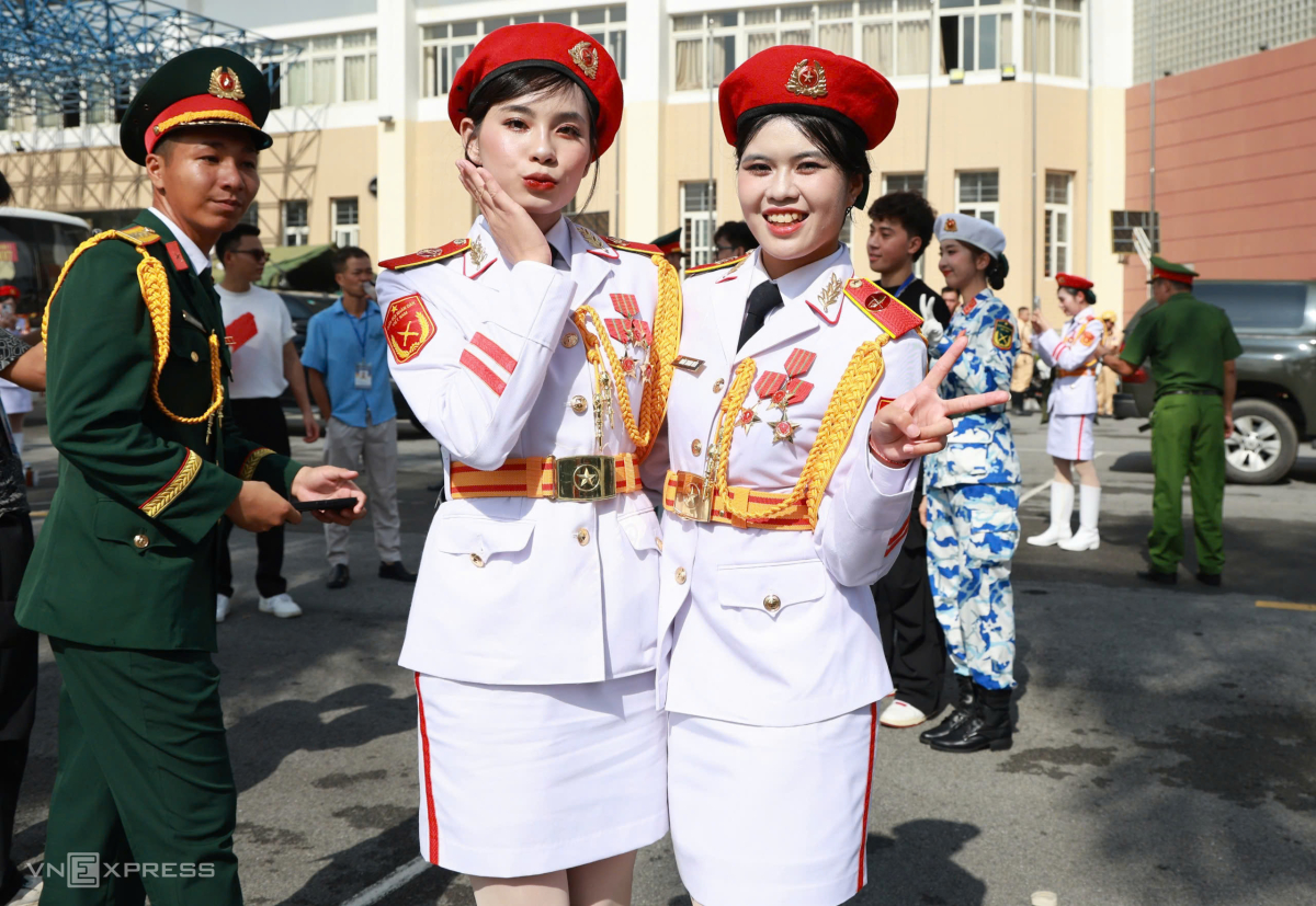 Hải - lục - không quân cùng khí tài diễu binh mừng Quốc khánh - 1