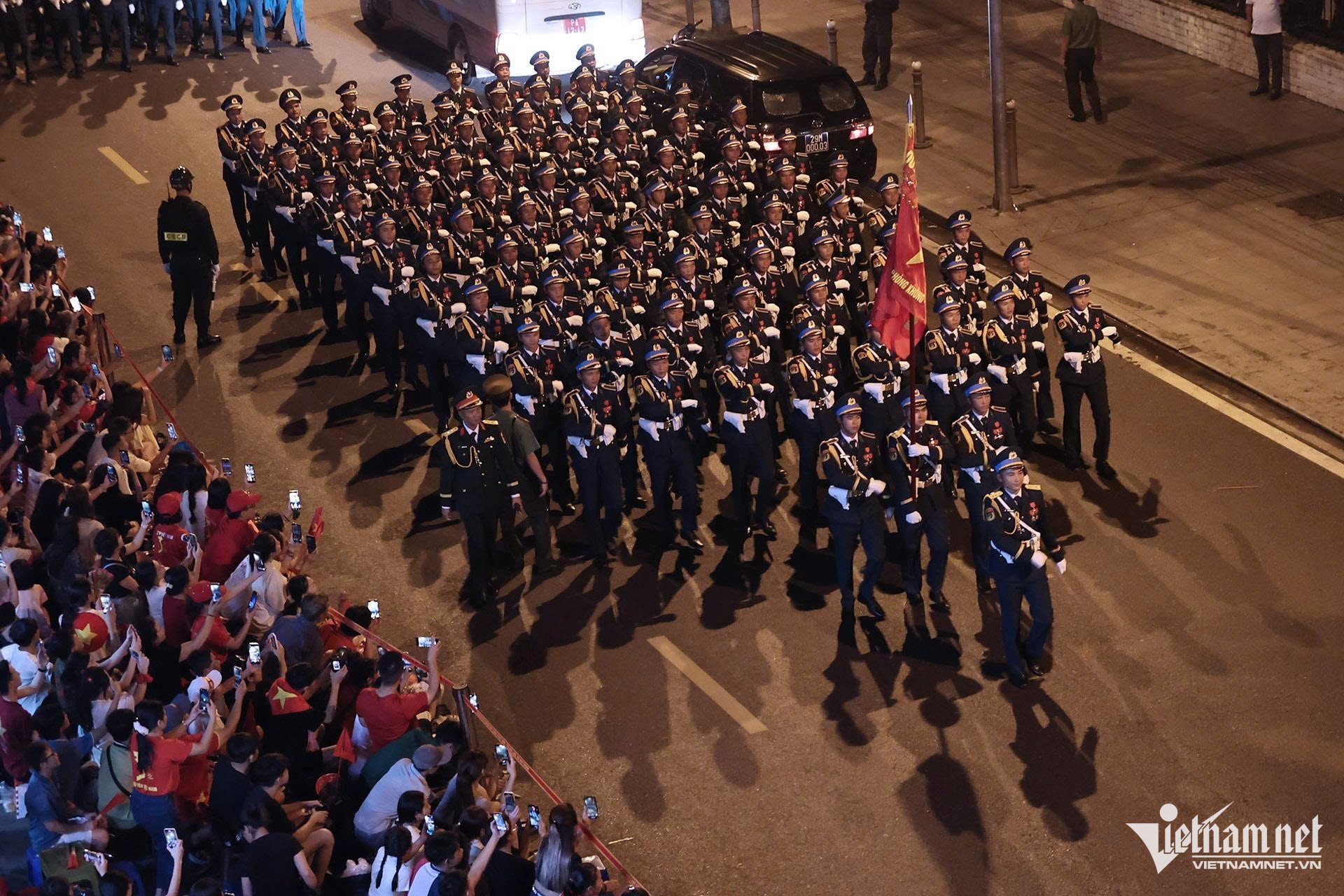 Dàn xe tăng, khí tài cùng vạn chiến sĩ hội tụ về Quảng trường Ba Đình - 5