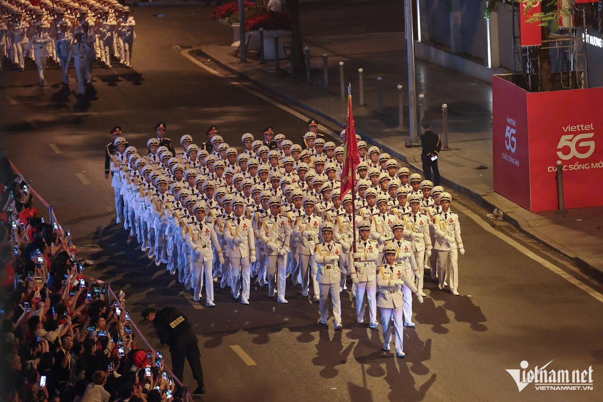 Dàn xe tăng, khí tài cùng vạn chiến sĩ hội tụ về Quảng trường Ba Đình - 6