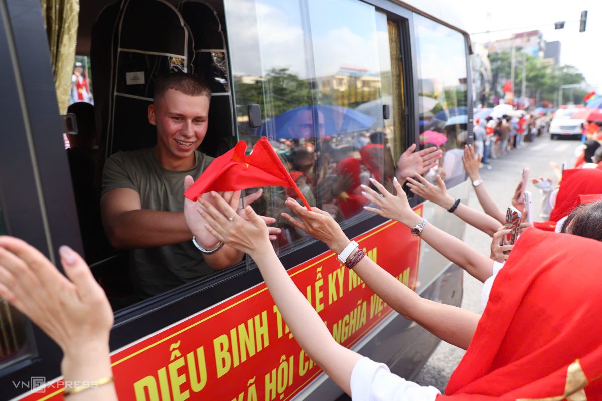 Hải - lục - không quân cùng khí tài diễu binh mừng Quốc khánh - 6