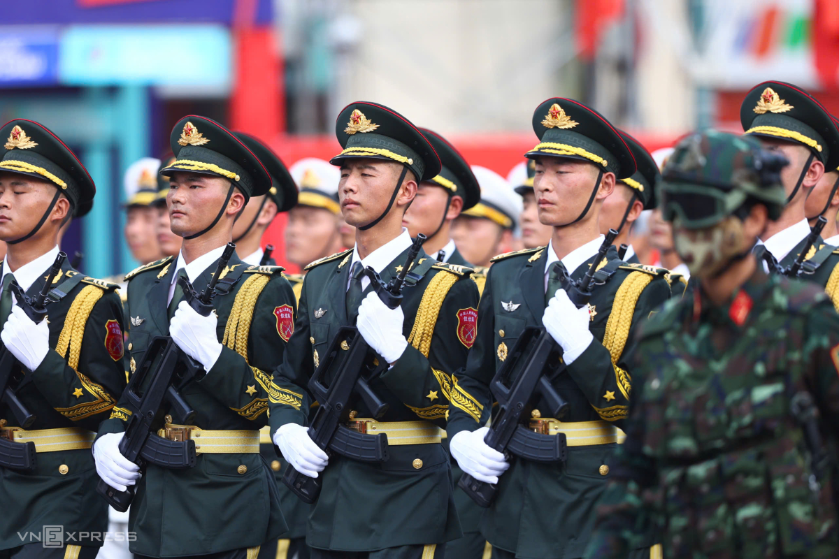 Hải - lục - không quân cùng khí tài diễu binh mừng Quốc khánh - 39