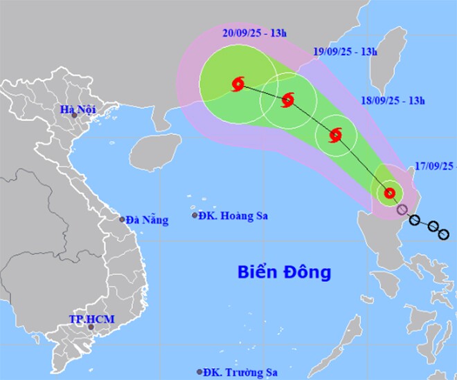 Hướng di chuyển của áp thấp nhiệt đới sắp đi vào Biển Đông. Nguồn: NCHMF
