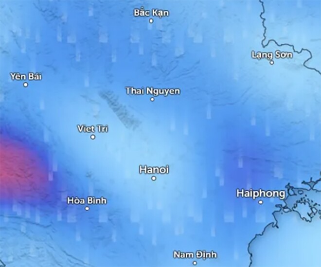 Dự báo mưa ở nhiều tỉnh thành miền Bắc vào sáng mai, 12/7 (những vùng màu xanh da trời là mưa nhỏ đến vừa, màu đỏ là mưa vừa đến mưa to). Ảnh: Zoom Earth, OpenStreetMap, GFS.