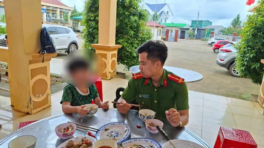 Tin tức 24h: Nhiệt độ Hà Nội giảm đến mức ít thấy trong tháng 7, bao giờ miền Bắc hết mưa? - 6