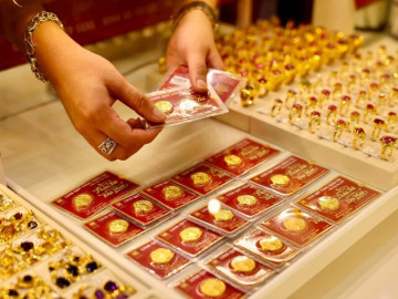 Giá vàng miếng SJC, vàng nhẫn giảm liên tiếp