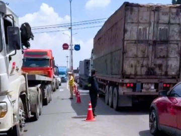 Ùn ứ trên đường cao tốc TP HCM - Long Thành - Dầu Giây, CSGT nêu 3 lộ trình về TP HCM