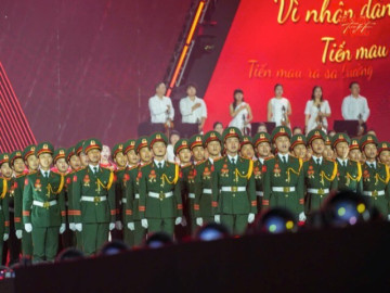 Hàng chục nghìn khán giả hòa giọng tại concert quốc gia Tổ quốc trong tim