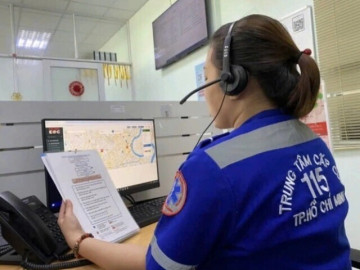 Hai bé sinh rớt ngưng tim được cứu sống qua điện thoại