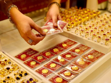 Bất ngờ tăng mạnh, giá vàng miếng SJC lập đỉnh lịch sử mới