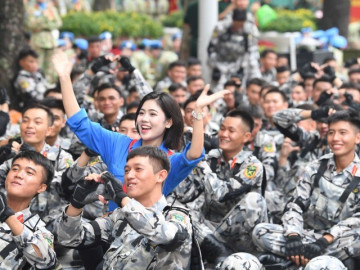 Rạng rỡ nụ cười quân dân trong cuộc tổng hợp luyện ở Ba Đình