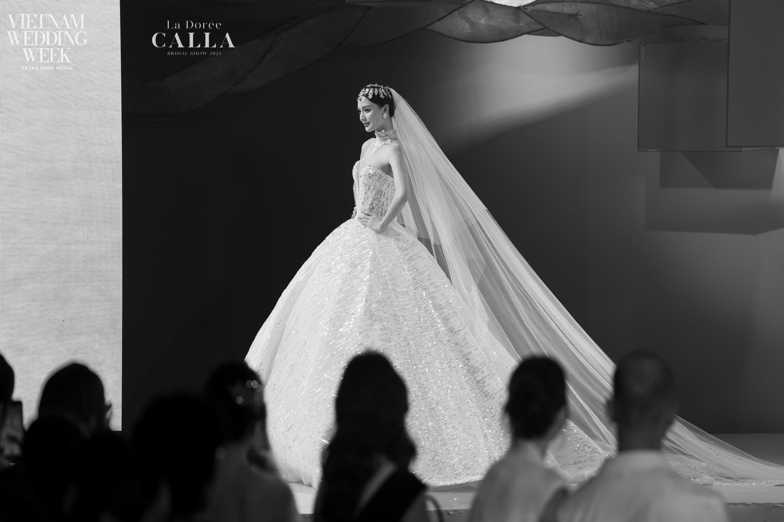 Á hậu cẩm ly đốn tim khán giả khi hóa thân thành cô dâu xinh đẹp trong calla show 2025 - 2