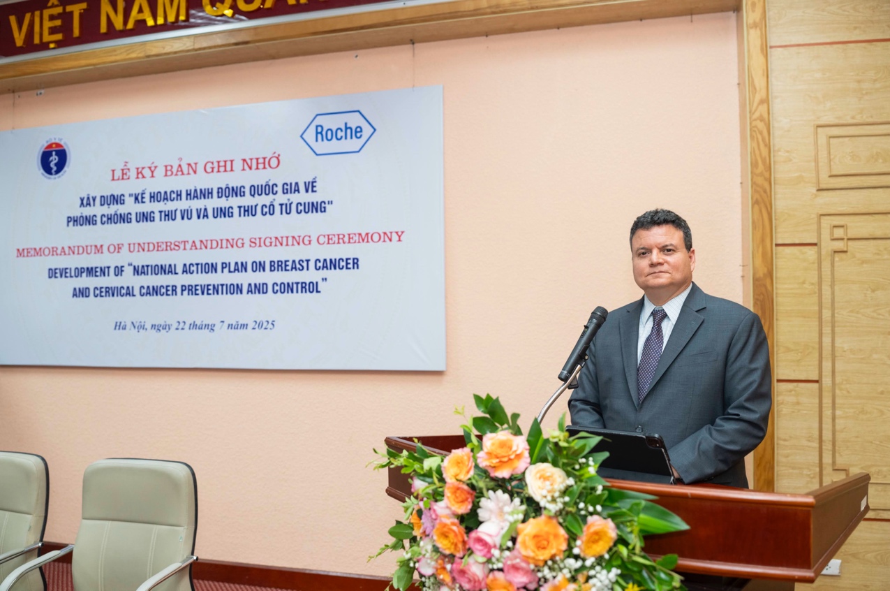 Ông Lennor Carrillo, Tổng Giám đốc Roche Pharma Việt Nam