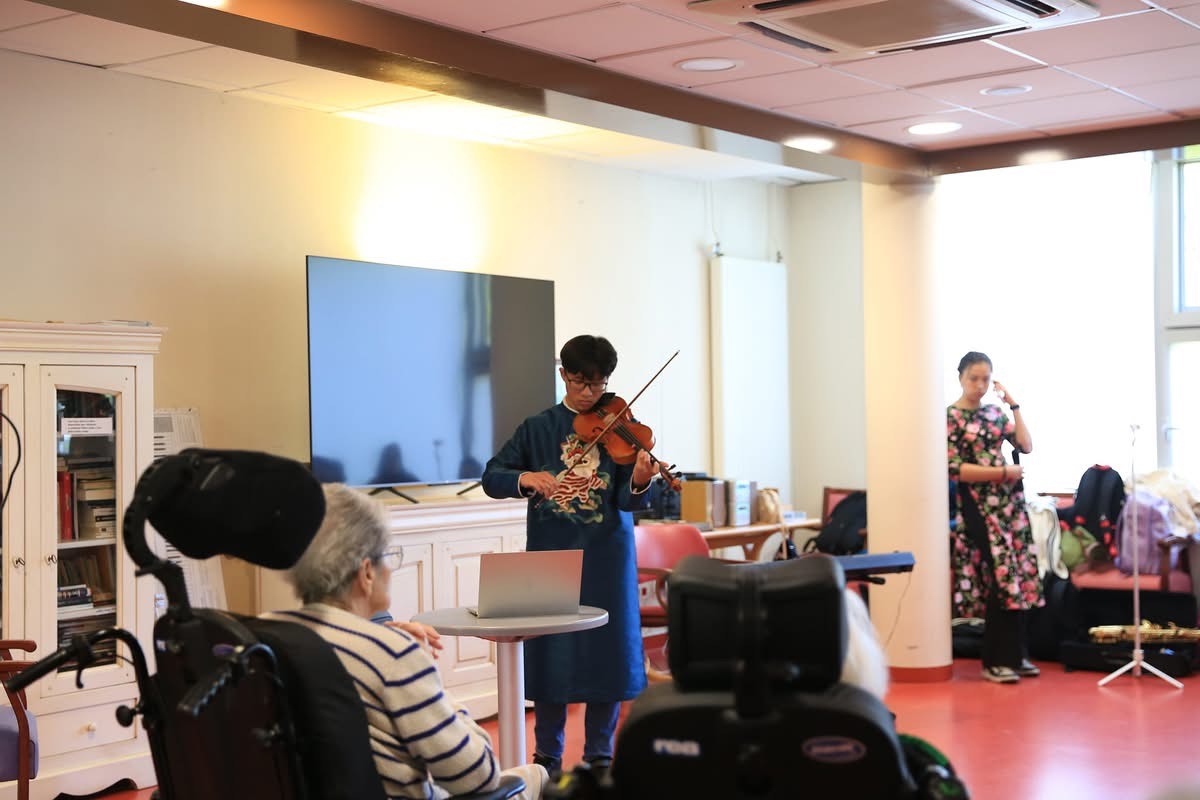 Lê Xuân Bảo (Trường Trung học cơ sở Vinschool  Time city Hà nội - Việt Nam) với tiết mục Paloma.