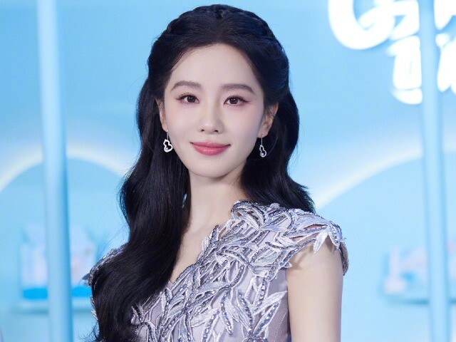 Bạn thân của Dương Mịch U40 vẫn là tứ đại mỹ nhân, trẻ hơn tuổi nhờ 3 loại nước rẻ bèo, dễ kiếm, học theo là thấy khác liền