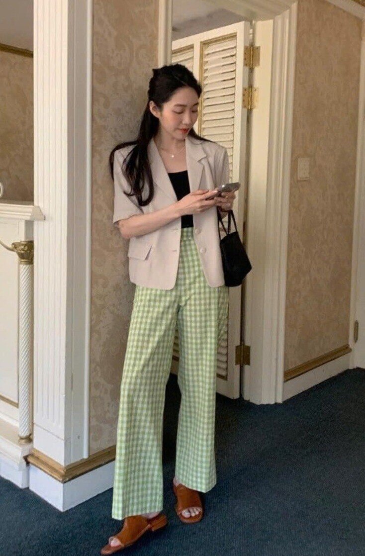5 kiểu áo khoác hứa hẹn amp;#34;làm mưa làm gióamp;#34; mùa thu năm nay, ai cũng nên có để mặc đẹp cùng hội chị em - 1