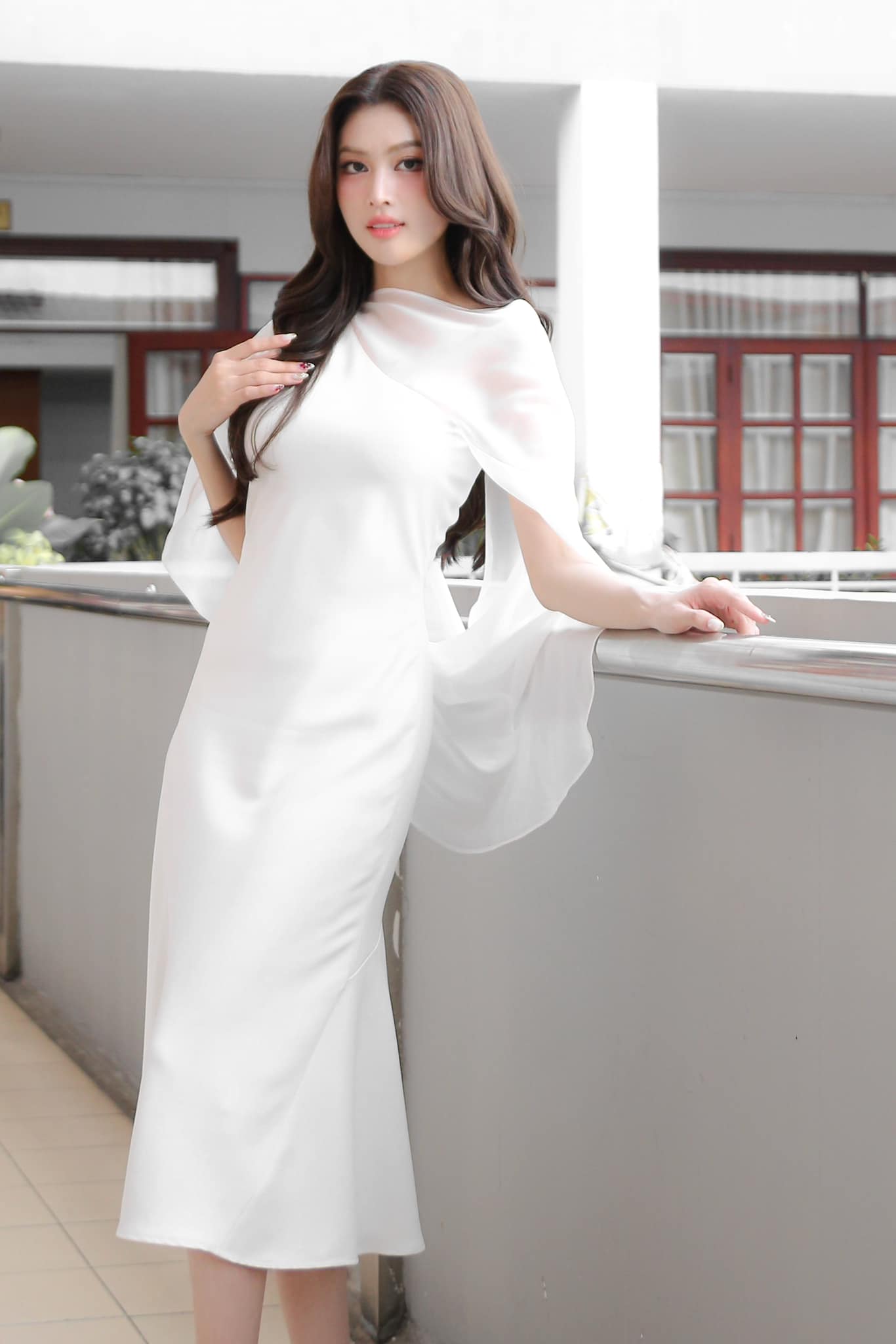 Á hậu Việt Nam bị đồn sắp làm dâu hào môn sở hữu đôi chân dài 1m1, mặc cắt khoét khoe dáng amp;#34;bốc lửaamp;#34;, ngó túi hiệu mà choáng ngợp - 13