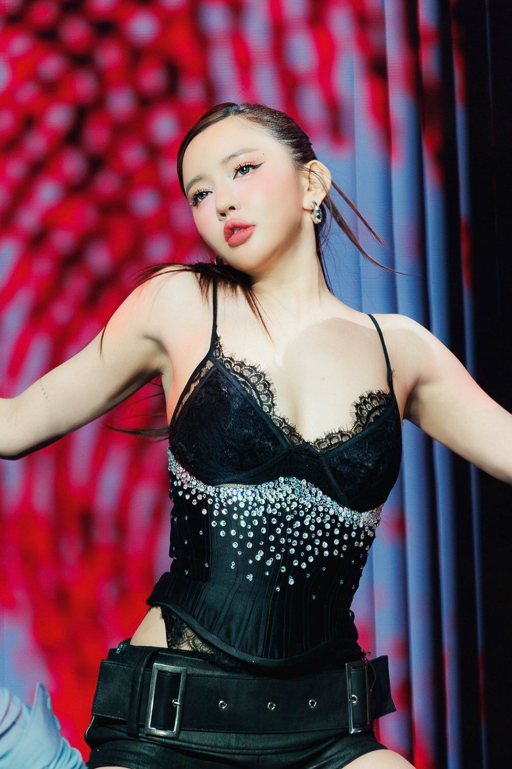 Mỹ nhân hẹn hò nam ca sĩ kém 6 tuổi từng khóc 3 ngày 3 đêm vì mũi sửa bị chê, giờ nhan sắc amp;#34;lên hươngamp;#34;, đẹp suýt không nhận ra - 10