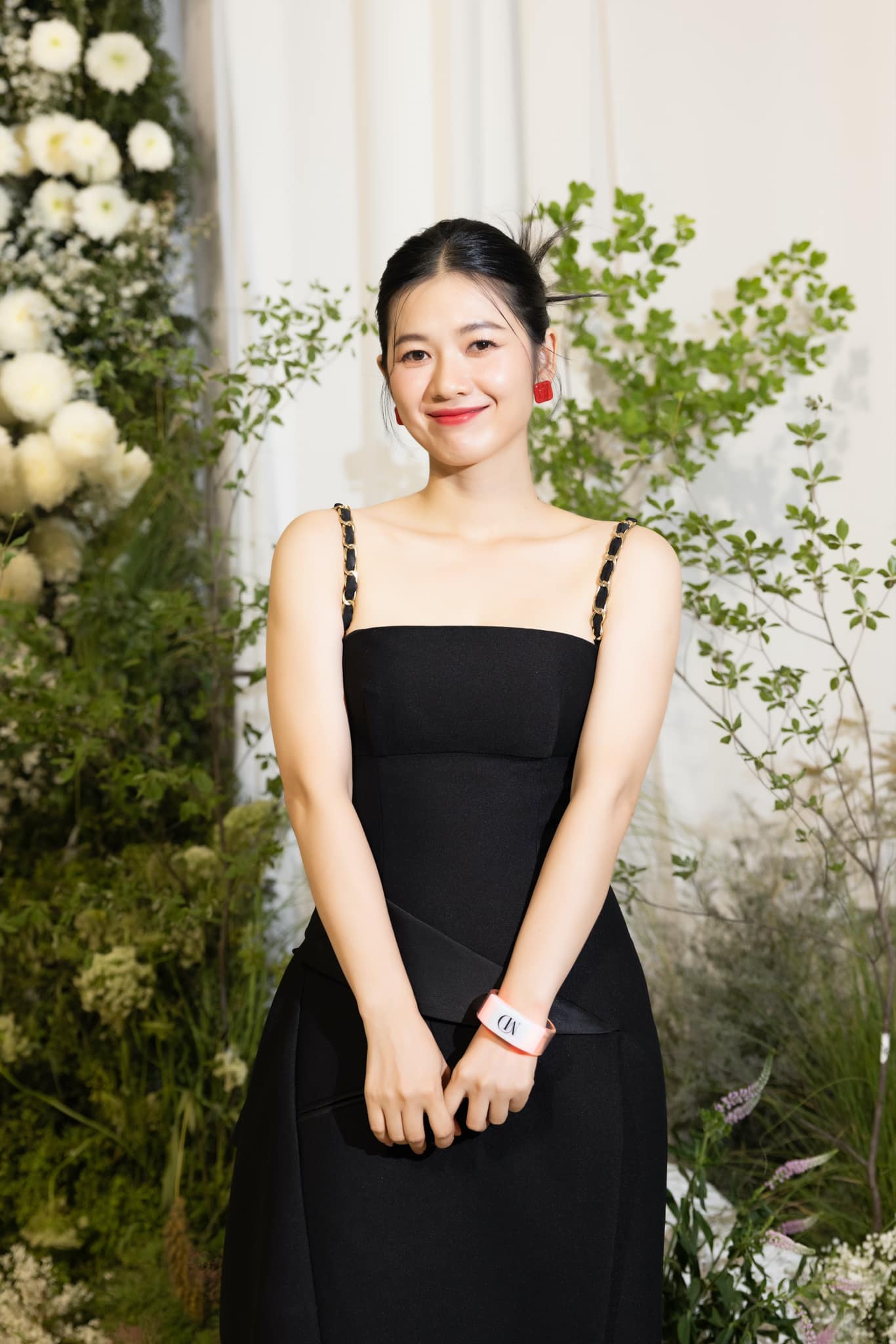 amp;#34;Tình địchamp;#34; Nhật Kim Anh là mỹ nhân vạn người mê, U40 amp;#34;trẻ mãi không giàamp;#34;, mặc táo bạo khoe dáng nóng bỏng - 10