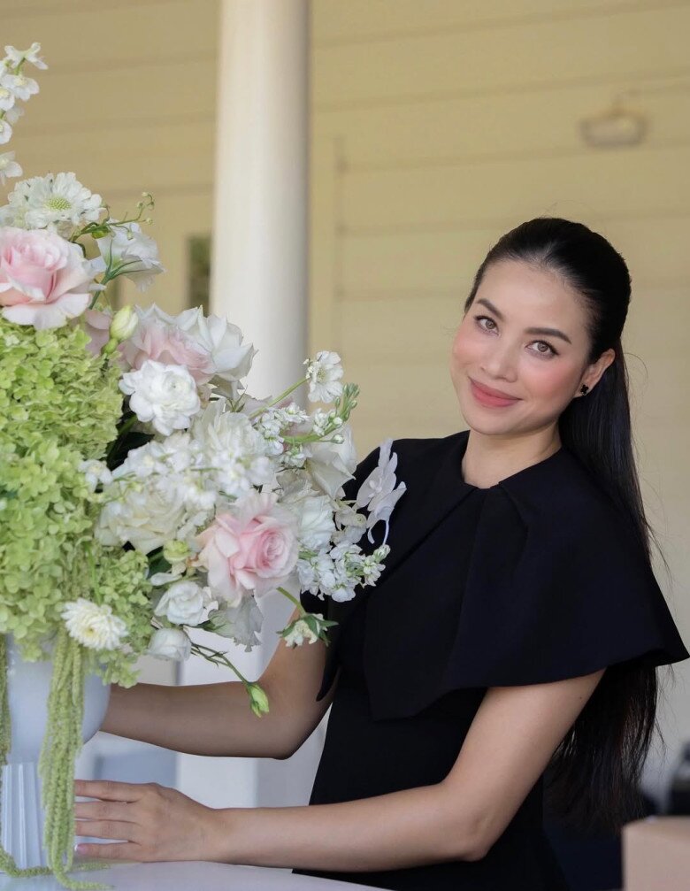 Ở tuổi 34, Phạm Hương không chỉ được ngưỡng mộ bởi nhan sắc và cuộc sống sang chảnh nơi trời Tây, mà còn khẳng định vị thế trong làng thời trang với phong cách nhất quán.