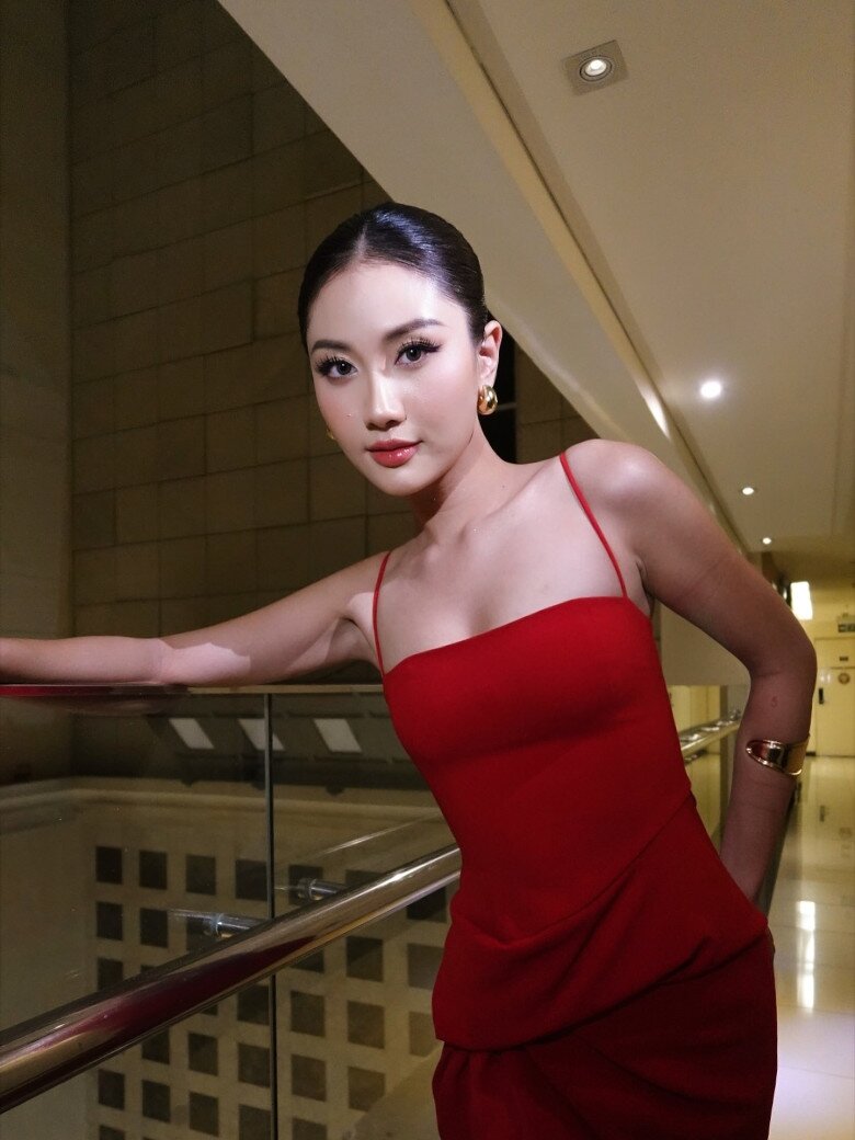 Hình thể nóng bỏng, nuột nà của Hoa hậu Phương Linh ở hiện tại.