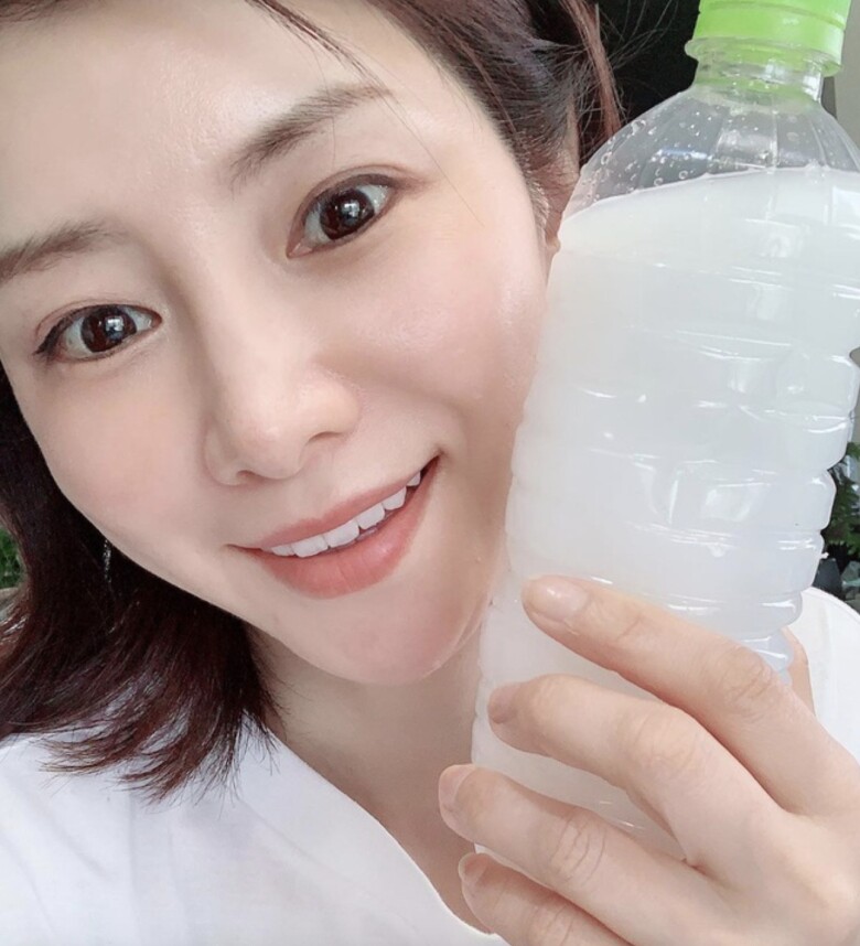 Nước vo gạo là nước thần giúp mỹ nhân Mizutani Masako sở hữu làn da mịn màng ở tuổi 57.