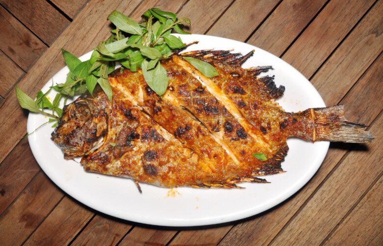 Cá dìa có thể được chế biến thành nhiều món ăn khác nhau, trong đó ngon nhất là cá dìa nướng.