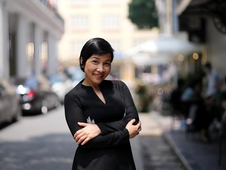 Diva Mỹ Linh không chỉ chú ý đến việc luyện tập, chị còn nghiên cứu về ăn uống. Nữ ca sĩ không ăn kiêng hà khắc mà áp dụng công thức ăn sạch, dành thời gian tự nấu nướng tại gia để kiểm soát lượng calo nạp vào cơ thể.