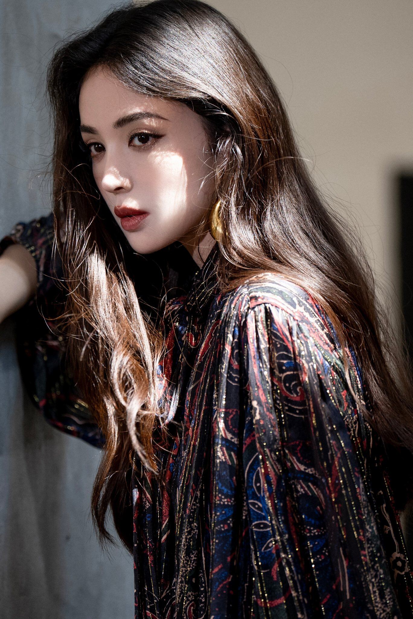 Cổ Lực Na Trát rất chú trọng việc tẩy trang và rửa mặt để có một làn da thông thoáng và khỏe mạnh.