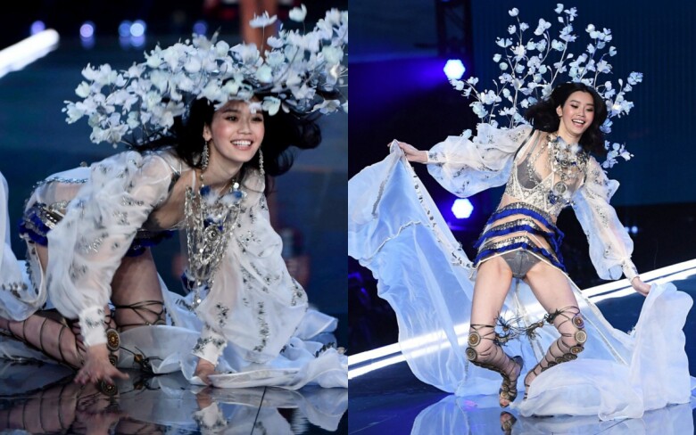 Hình ảnh đáng quên của Hề Mộng Dao khi té ngã ở sàn diễn Victorias Secret Show 2017.