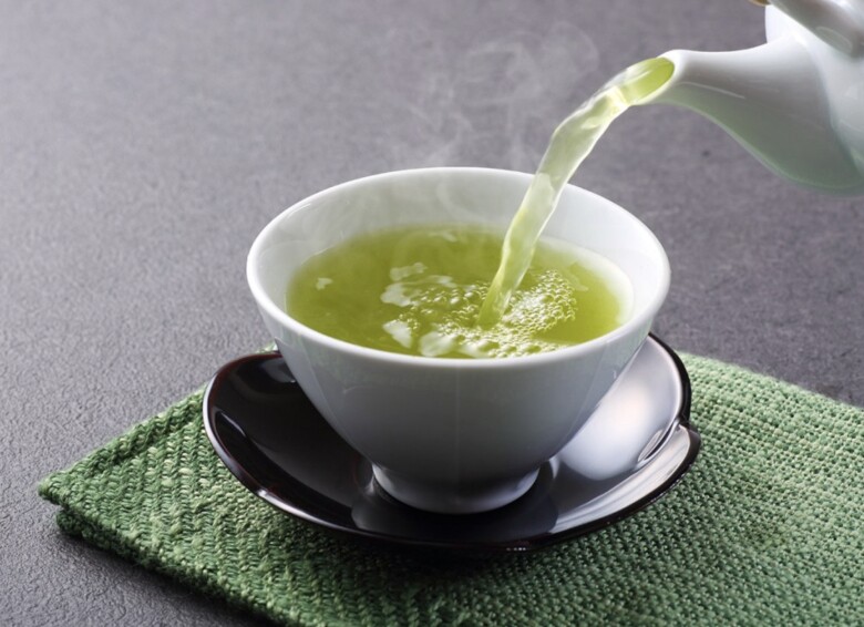 Bên cạnh việc rửa mặt bằng nước vo gạo, Cúc Tịnh Y còn có thói quen uống trà xanh mỗi ngày và chú trọng giờ giấc nghỉ ngơi.