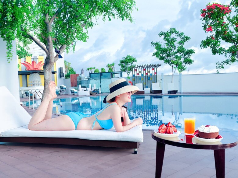 Vân Dung khoe body mướt mắt với vòng nào ra vòng nấy cùng làn da trắng mịn màng.