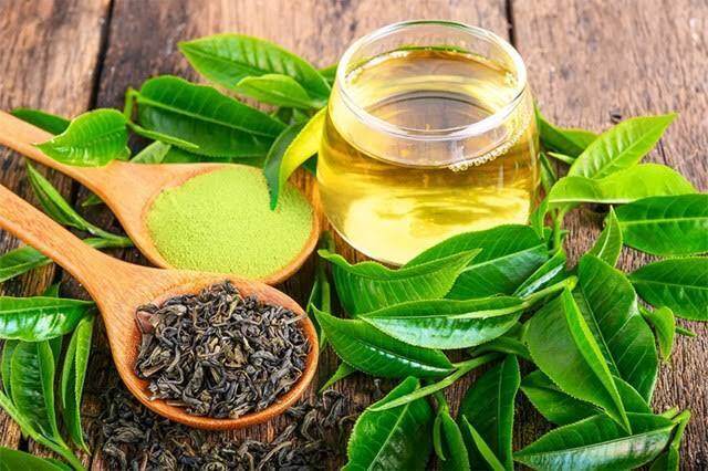 Theo chia sẻ, Y Năng Tịnh rất chăm dùng bã trà xanh để rửa mặt.