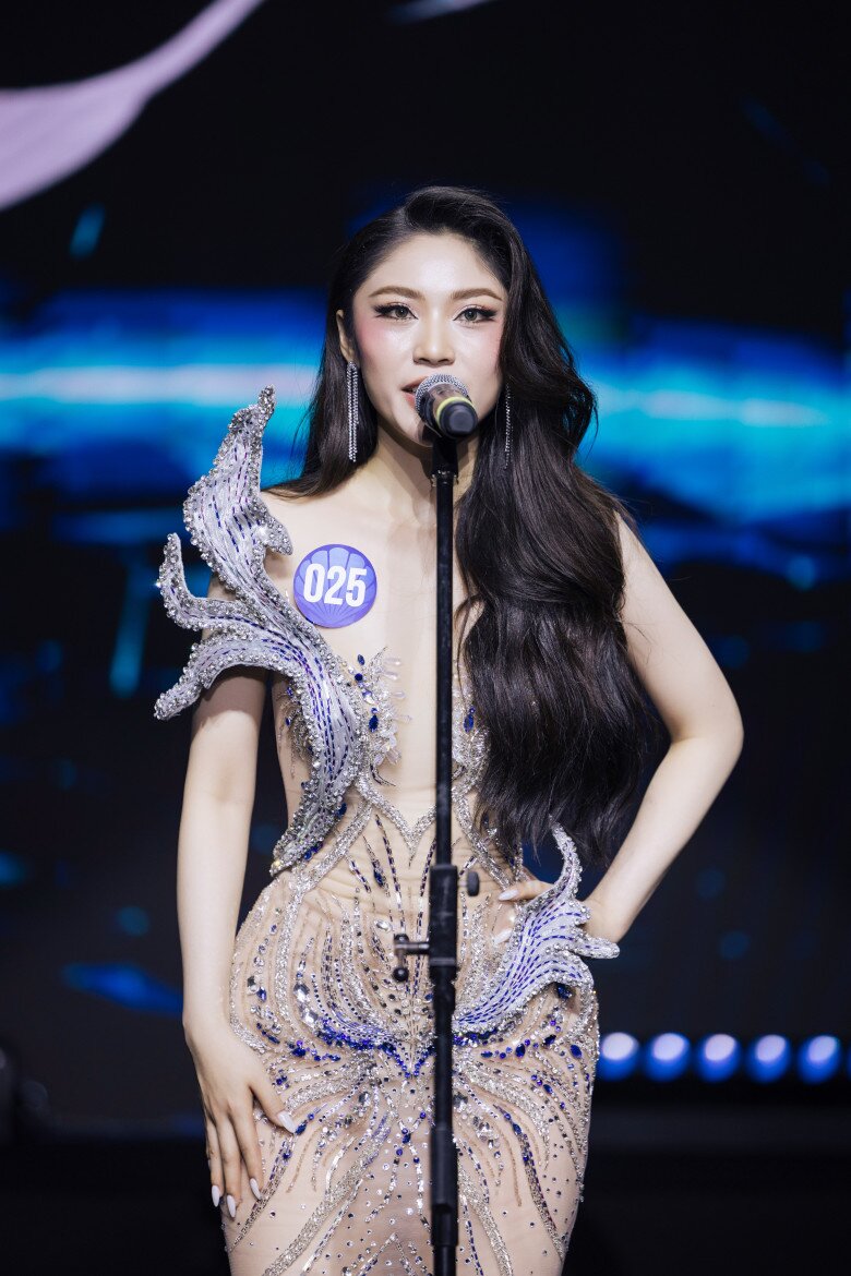Phần thi ứng xử của Thanh Thảo nhận được nhiều lời khen.