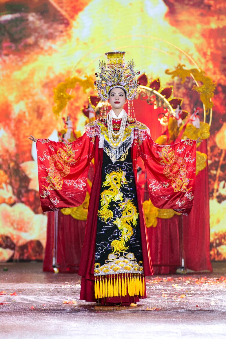 Hoa hậu Tiểu Vy.