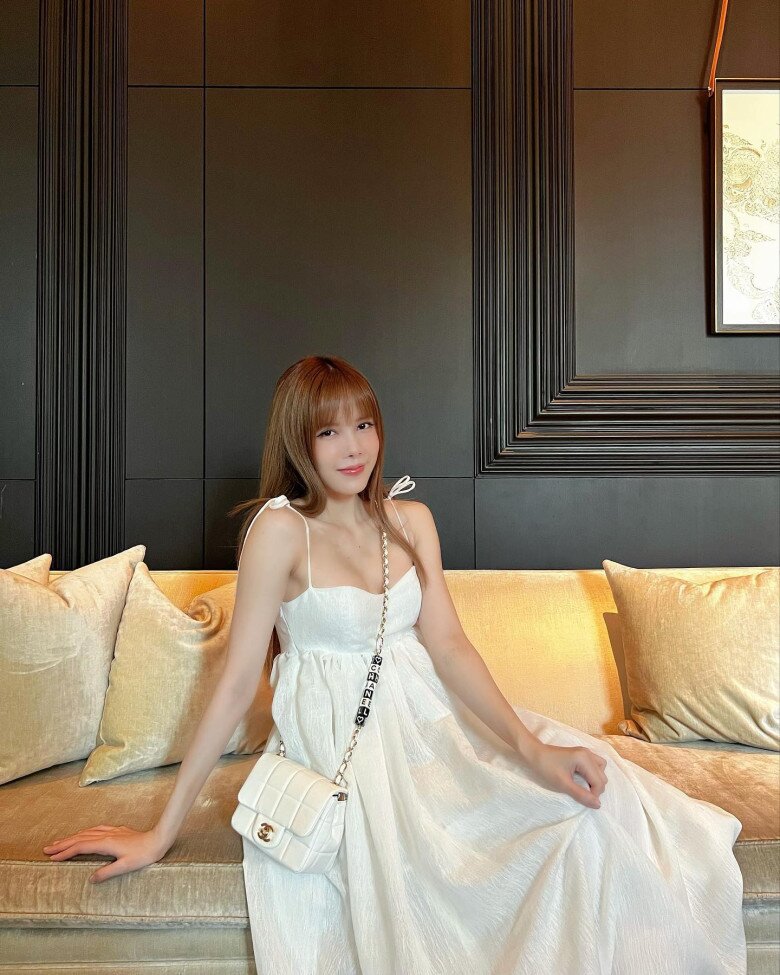 Thiều Bảo Trâm amp;#34;hack tuổiamp;#34; trông thấy nhờ loạt items trẻ trung, có hàng chục túi hiệu nhưng chỉ mê đúng một màu - 2