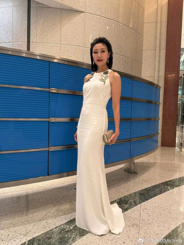 Từ Hoa hậu đẹp nhất lịch sử Hồng Kông, ở tuổi 55 Lý Gia Hân vẫn được ca ngợi là “tuyệt sắc mỹ nhân” nhờ thói quen ăn uống đơn giản và duy trì lối sống lành mạnh mỗi ngày.