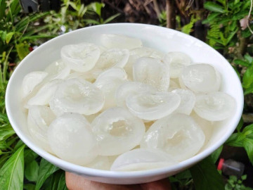 Món ngon miền Tây từ cây mọc hoang ven kênh rạch, trái chi chít, mọc ép sát nhau