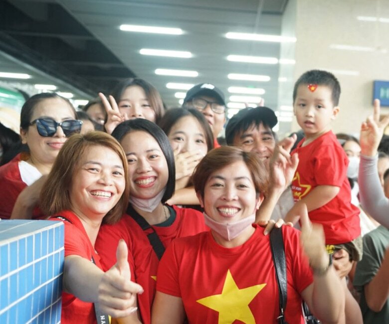 img srchttps://cdn.eva.vn/upload/3-2025/images/phuongld/hop-luyen-le3-1755772118-752-width780height439.jpg /