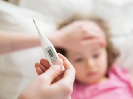 Bùng phát bệnh tay chân miệng ở trẻ: Cách phòng tránh cha mẹ không được bỏ qua!