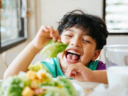Sức khỏe - 5 lý do khiến trẻ dễ ốm vặt trong hè và 3 cách chủ động giúp mẹ tăng đề kháng cho trẻ