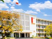 Tin tức - 7 trường Đại học ở Hà Nội trang bị cơ sở vật chất hiện đại: Nơi nổi tiếng với "Tòa nhà thế kỷ" độc nhất, nơi có bệnh viện riêng
