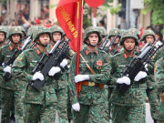 Tin tức - Khoảnh khắc các khối diễu binh, diễu hành "tỏa sáng" trong sự hân hoan của người dân