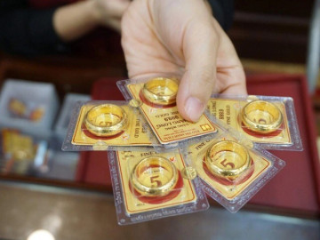Giá vàng trong nước bất động vẫn cao hơn thế giới
