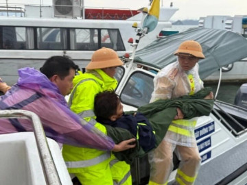 Vụ đắm tàu du lịch trên vịnh Hạ Long: Cứu được 10 người, tìm thấy 34 thi thể nạn nhân