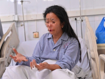 Vụ lật tàu ở Hạ long: Lời kể của người vợ đang tìm chồng và 2 con mất tích