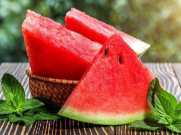 Tưởng mát và tốt cho sức khỏe nhưng 5 loại rau quả mùa hè này lại tiềm ẩn nguy cơ gây hại nếu ăn nhiều!