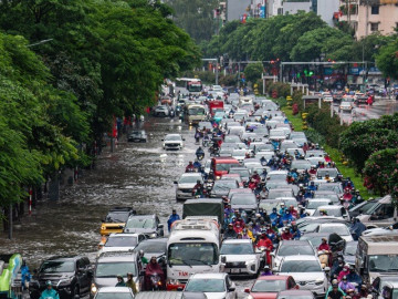 Tin tức 24h: Hà Nội mưa dông kéo dài đến ngày 29/8