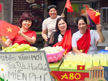 Khoảnh khắc dễ thương: Tạp hóa cô Béo ở Hà Nội phát miễn phí 200 quả trứng, 40kg hoa quả phục vụ người dân đi xem diễu binh